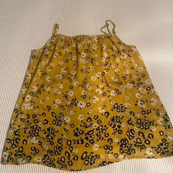 Cabi adjustable strap, tank top size medium - Picture 1 of 5